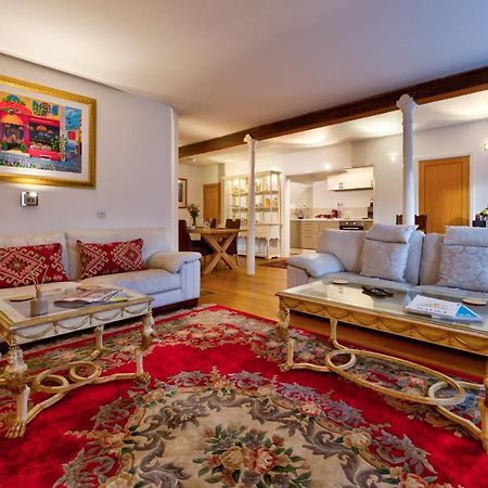 Stylish Town Centre Stay - 2-Bed Luxury Suite With Wifi 스탬포드 외부 사진