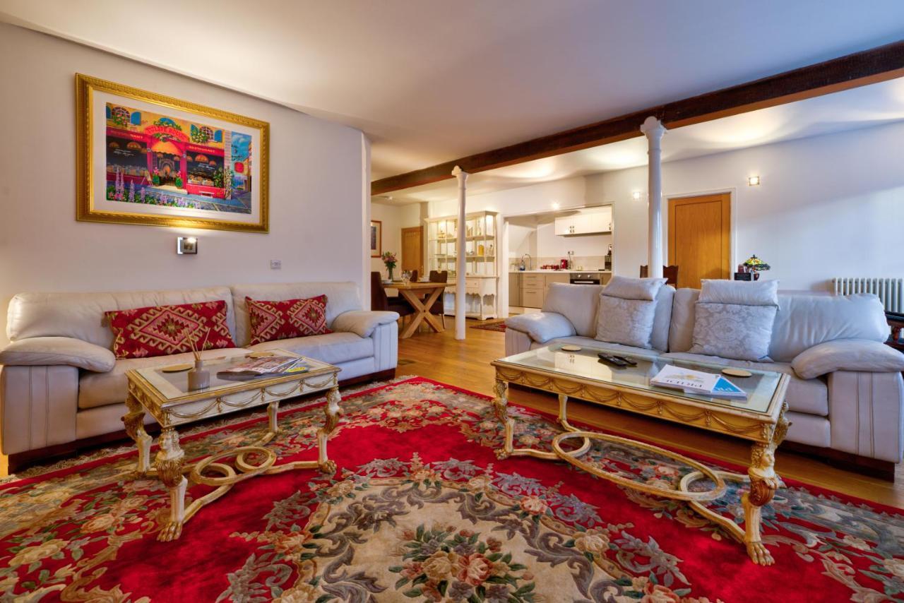 Stylish Town Centre Stay - 2-Bed Luxury Suite With Wifi 스탬포드 외부 사진