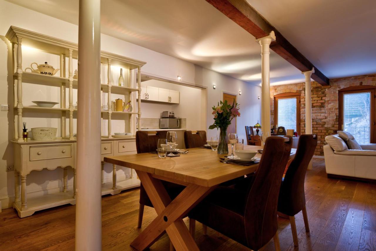 Stylish Town Centre Stay - 2-Bed Luxury Suite With Wifi 스탬포드 외부 사진